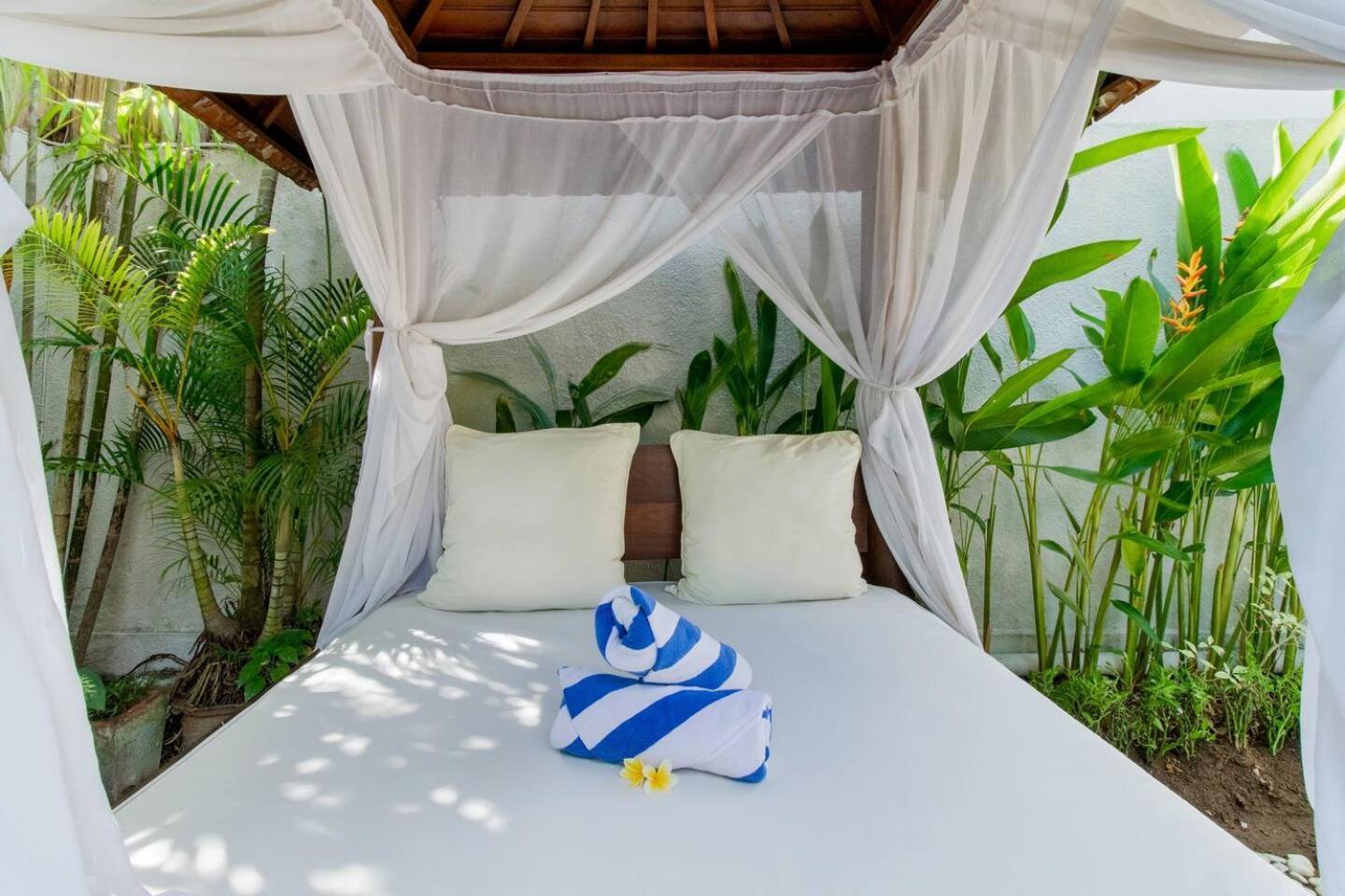 Heart Of Seminyak, 2Br, Sleeps 4, Walk To Bintangヴィラ エクステリア 写真