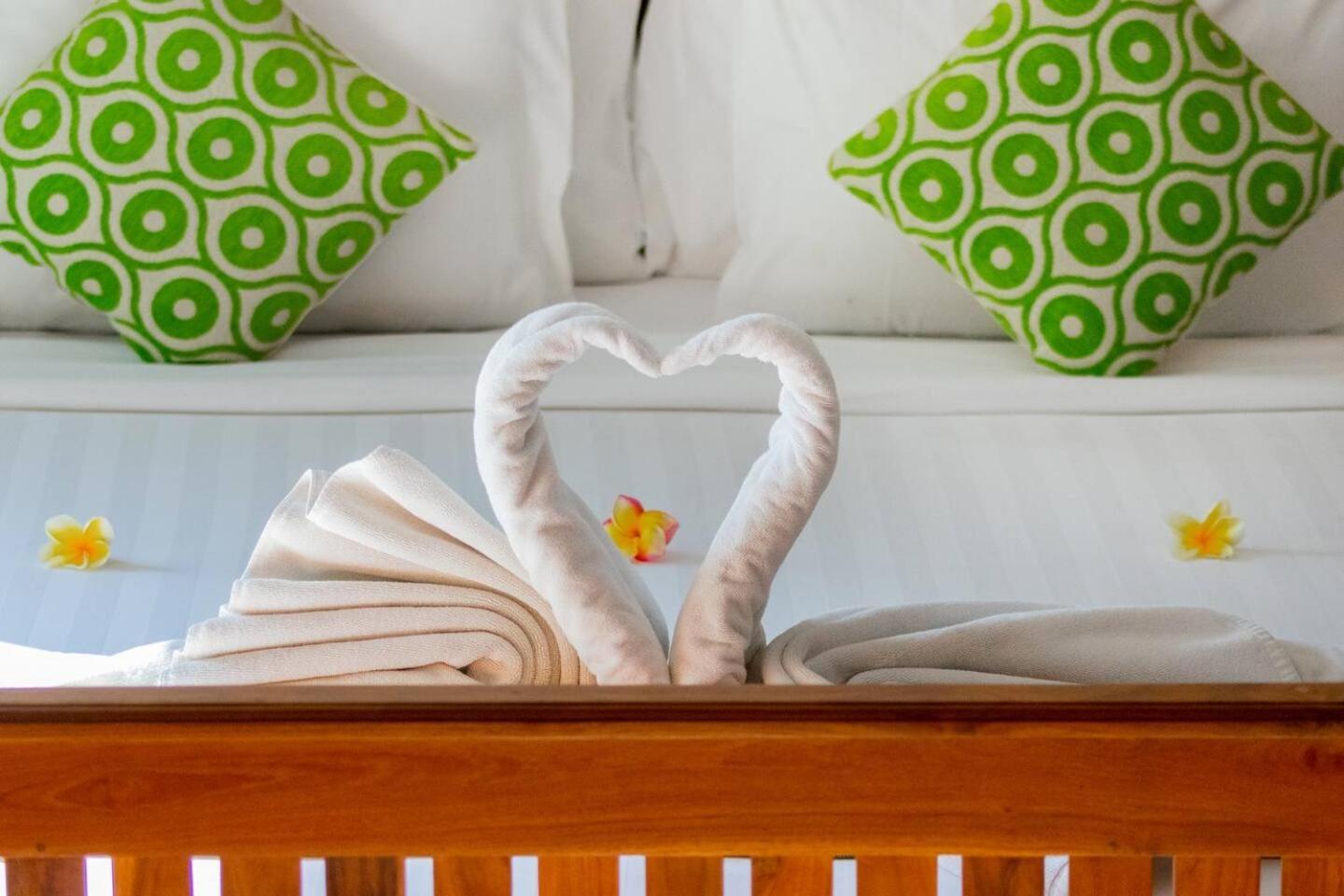 Heart Of Seminyak, 2Br, Sleeps 4, Walk To Bintangヴィラ エクステリア 写真