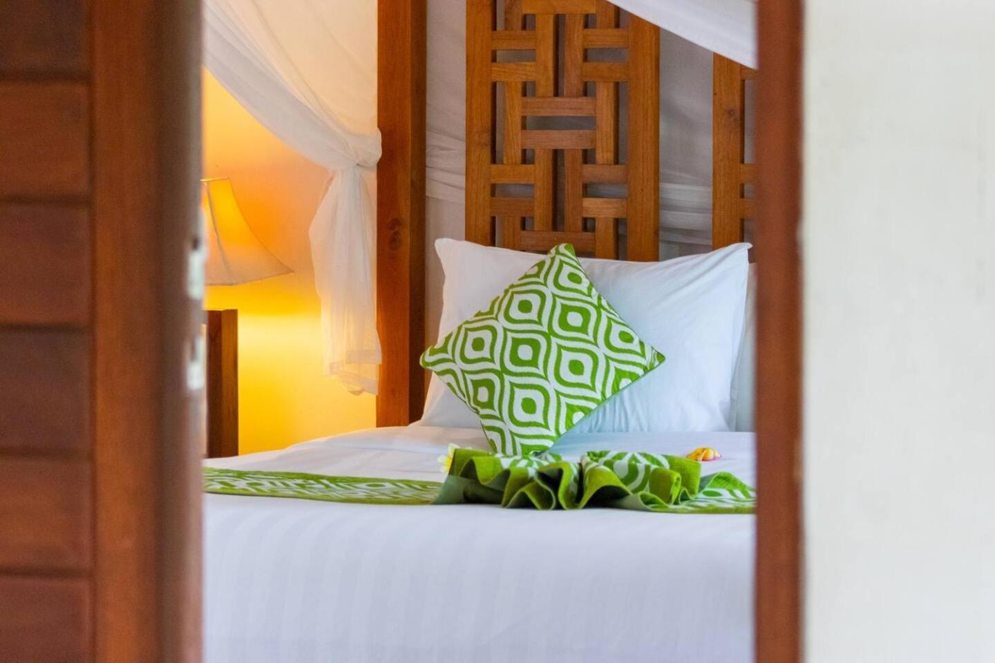 Heart Of Seminyak, 2Br, Sleeps 4, Walk To Bintangヴィラ エクステリア 写真