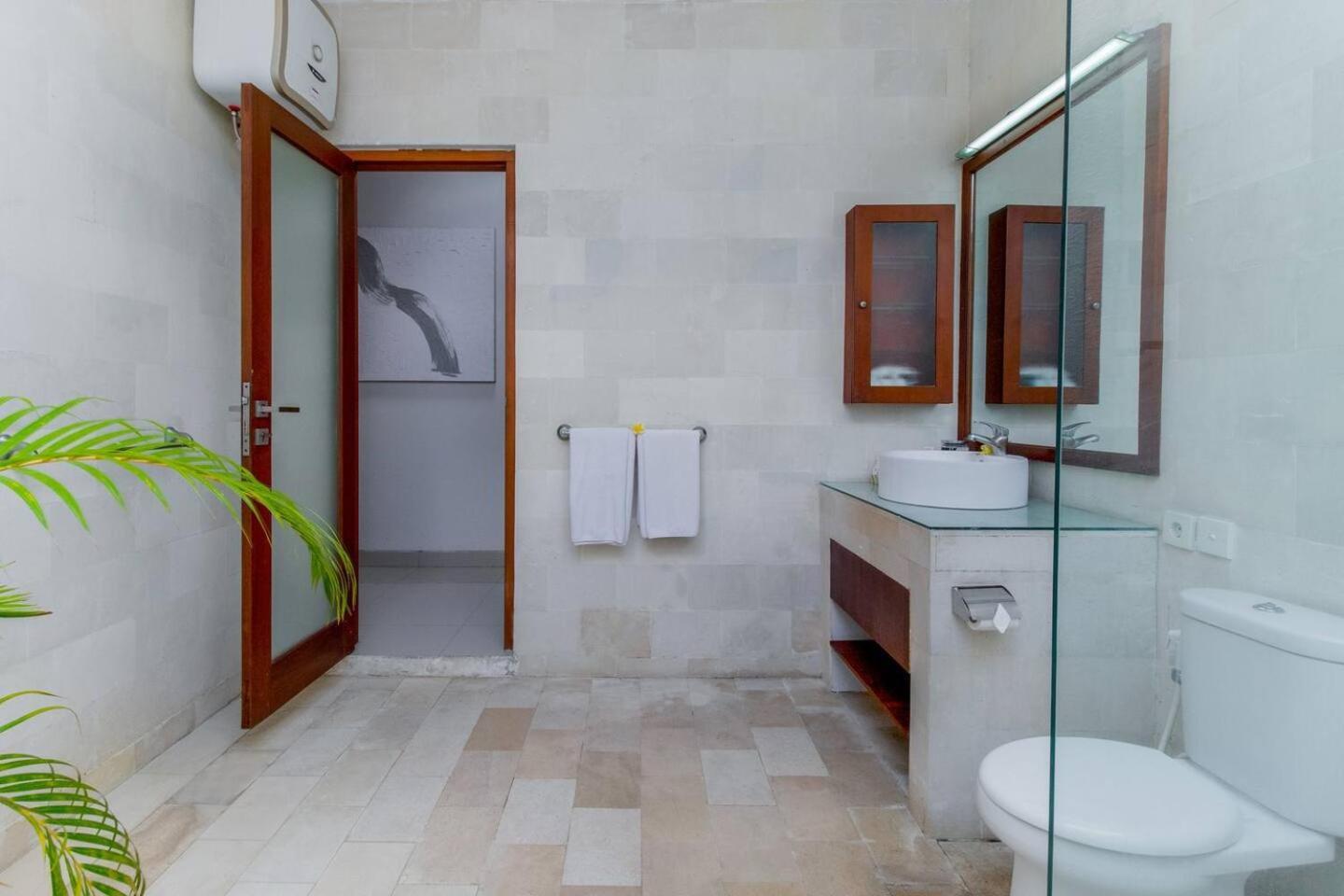 Heart Of Seminyak, 2Br, Sleeps 4, Walk To Bintangヴィラ エクステリア 写真