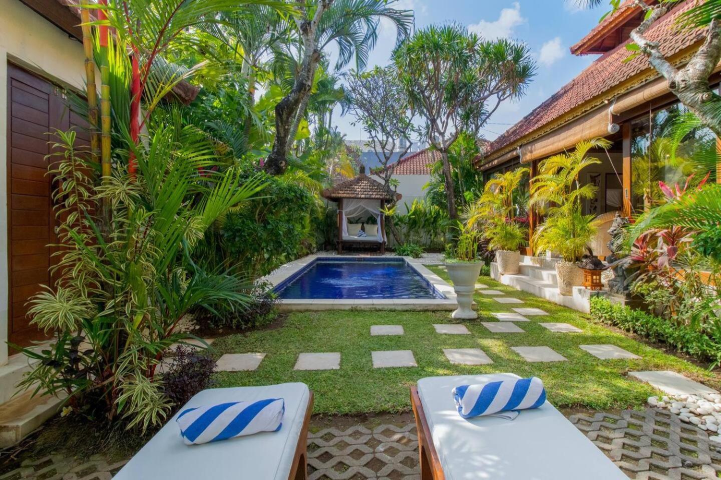 Heart Of Seminyak, 2Br, Sleeps 4, Walk To Bintangヴィラ エクステリア 写真