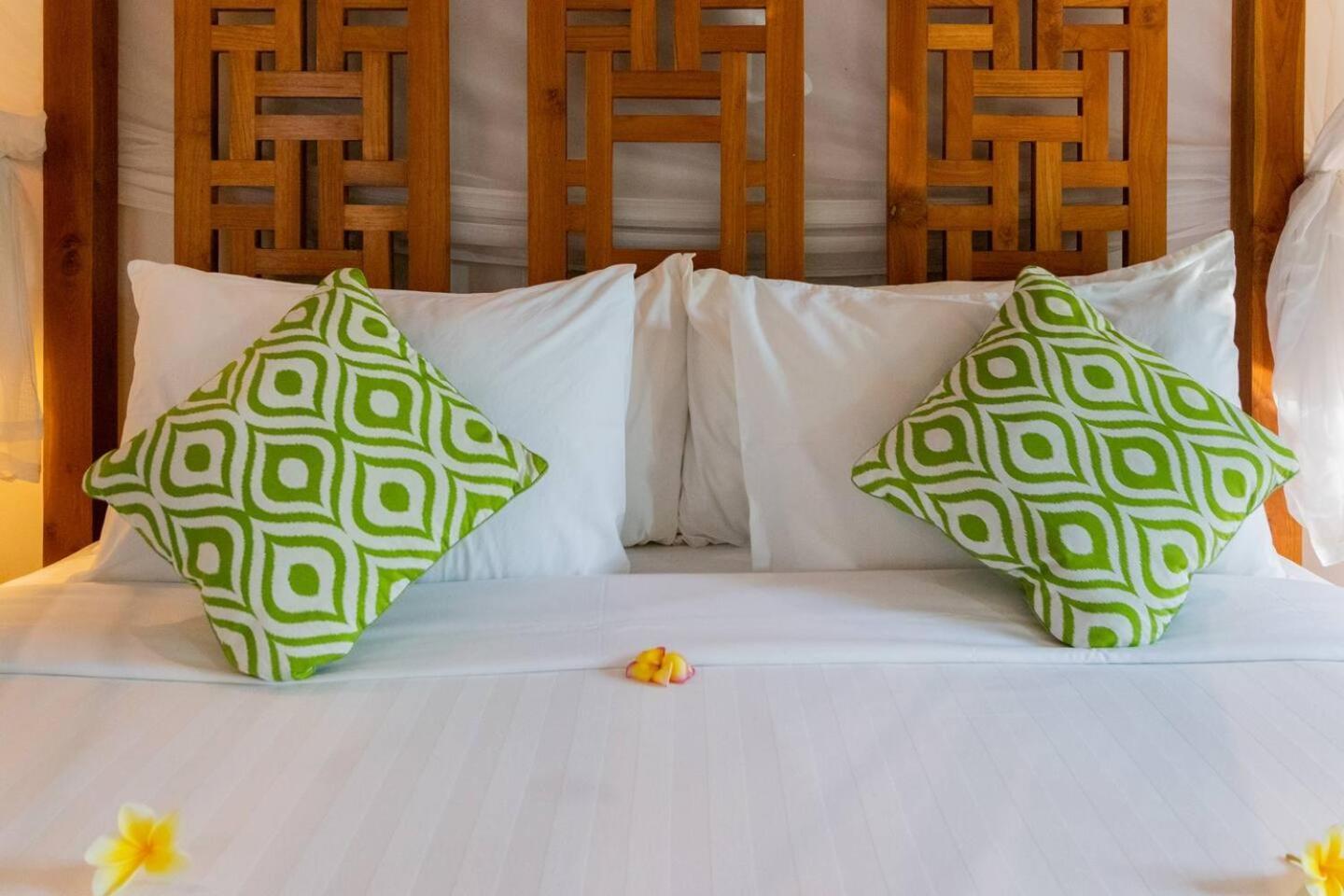 Heart Of Seminyak, 2Br, Sleeps 4, Walk To Bintangヴィラ エクステリア 写真
