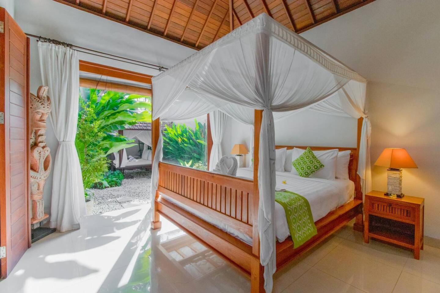 Heart Of Seminyak, 2Br, Sleeps 4, Walk To Bintangヴィラ エクステリア 写真