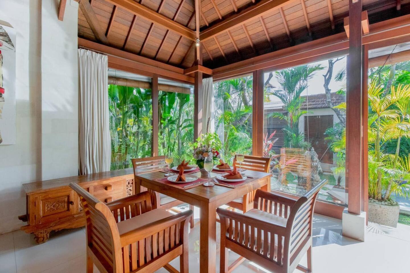 Heart Of Seminyak, 2Br, Sleeps 4, Walk To Bintangヴィラ エクステリア 写真