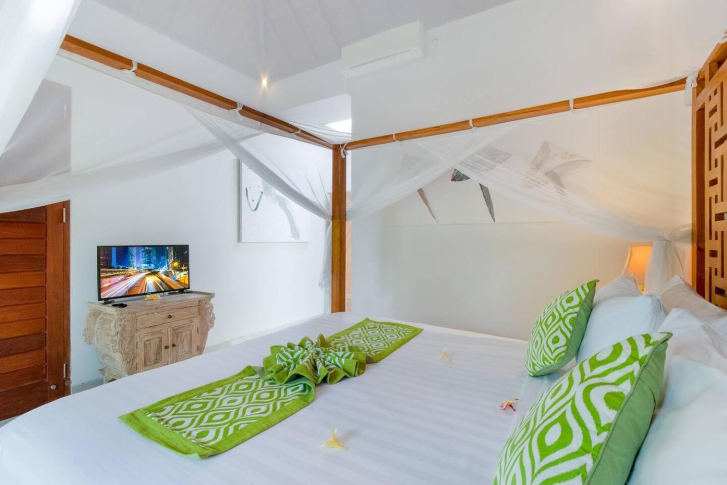 Heart Of Seminyak, 2Br, Sleeps 4, Walk To Bintangヴィラ エクステリア 写真