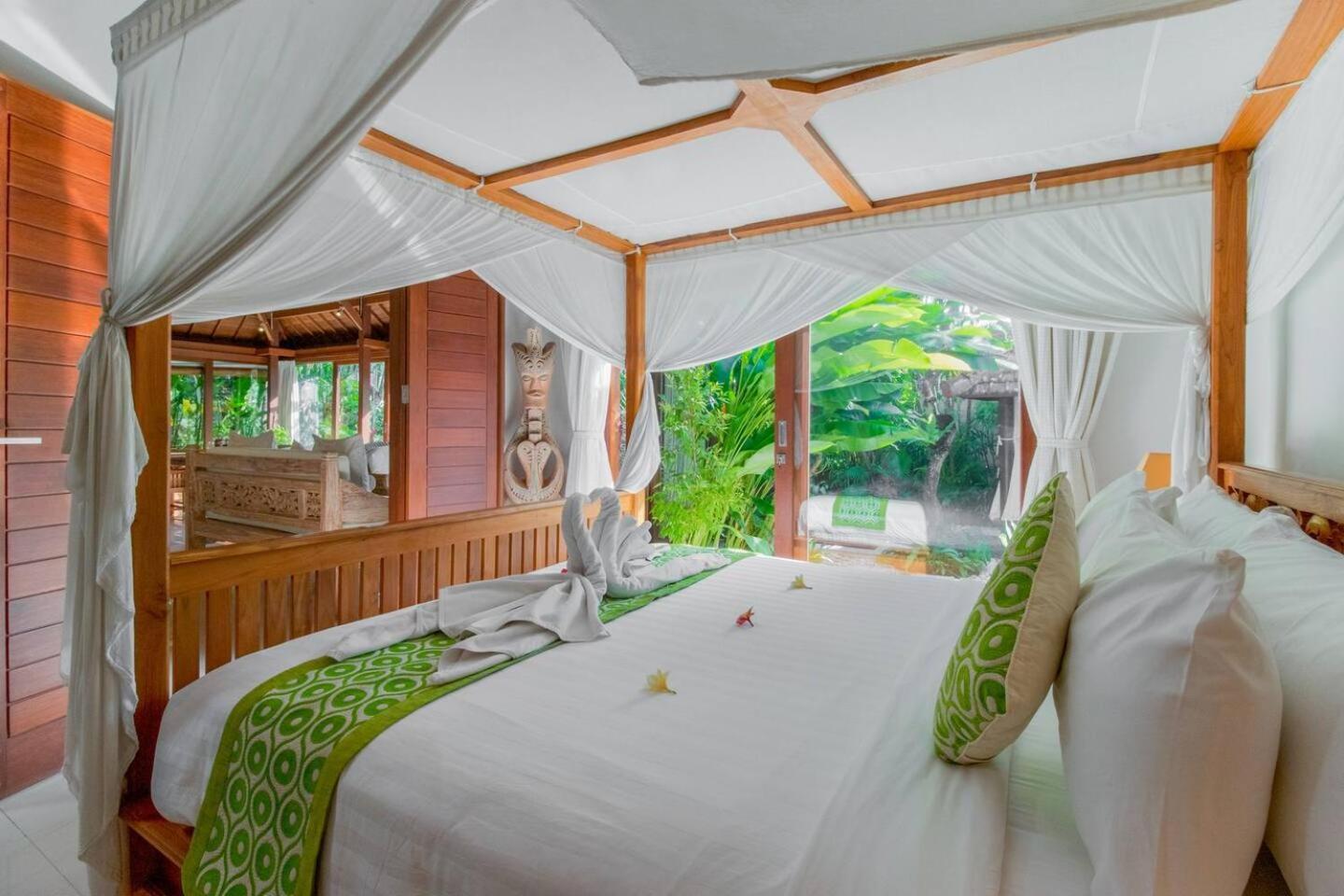 Heart Of Seminyak, 2Br, Sleeps 4, Walk To Bintangヴィラ エクステリア 写真